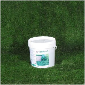 Colla per erba sintetica 5,5 kg di colla coprono 12 metri lineari circa di una banda di larghezza 20/30 cm.